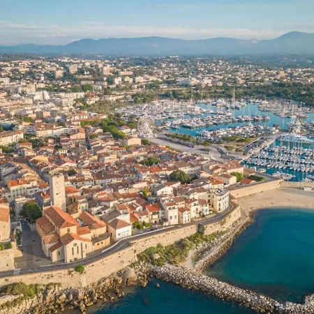 Apartment 2 Bedrooms 2 Baths 2 Wcs Terrasse Juan Les Pins Antibes