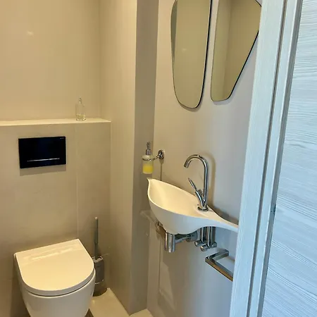 Appartement 2 Bedrooms 2 Baths 2 Wcs Terrasse Juan Les Pins *