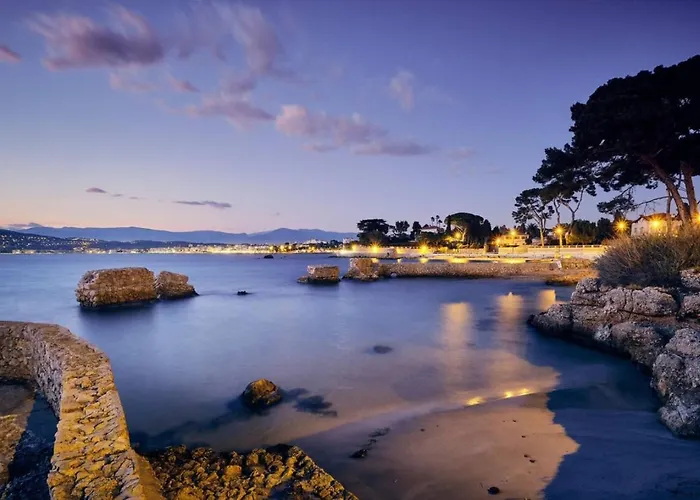 2 Bedrooms 2 Baths 2 Wcs Terrasse Juan Les Pins Apartment