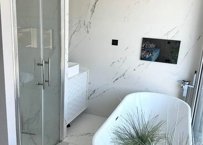 Apartment 2 Bedrooms 2 Baths 2 Wcs Terrasse Juan Les Pins