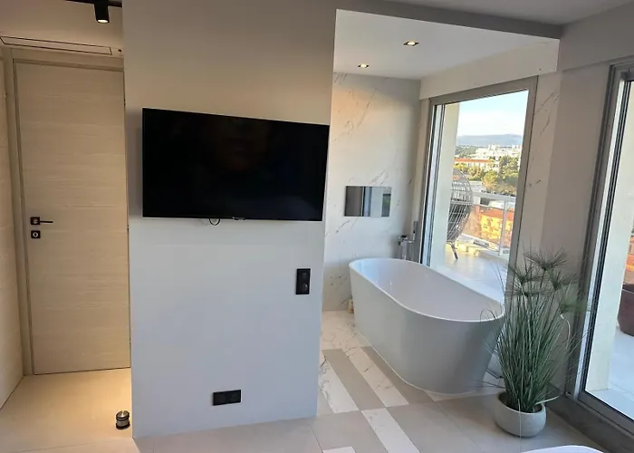 Apartment 2 Bedrooms 2 Baths 2 Wcs Terrasse Juan Les Pins *